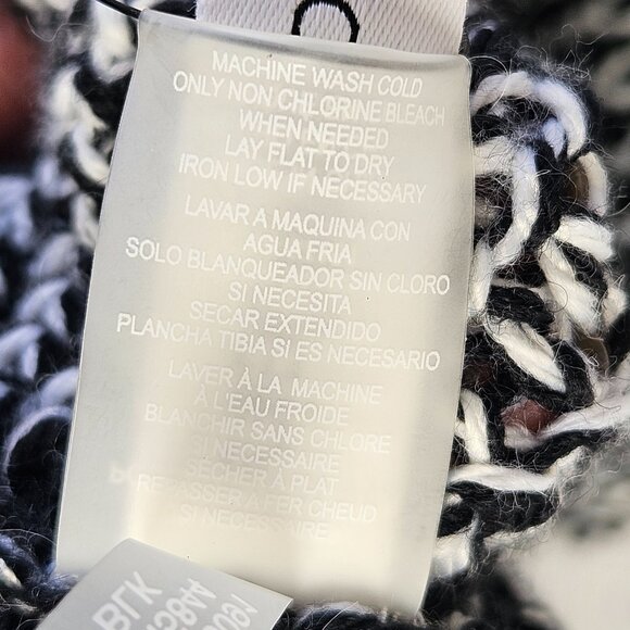 NWT Calvin Klein OS One Size Black/White Knit Infinity Loop Scarf MSRP $58 Women - Picture 13 of 13